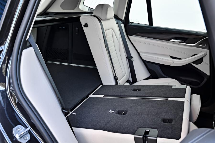Интерьер BMW X3 xDrive30d xLine (G01) 2017 года  (WW) (фото 173 из 178)